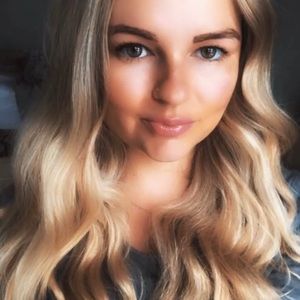 Meet your Posher, Becca